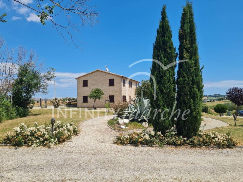 Farmhouse in Morrovalle