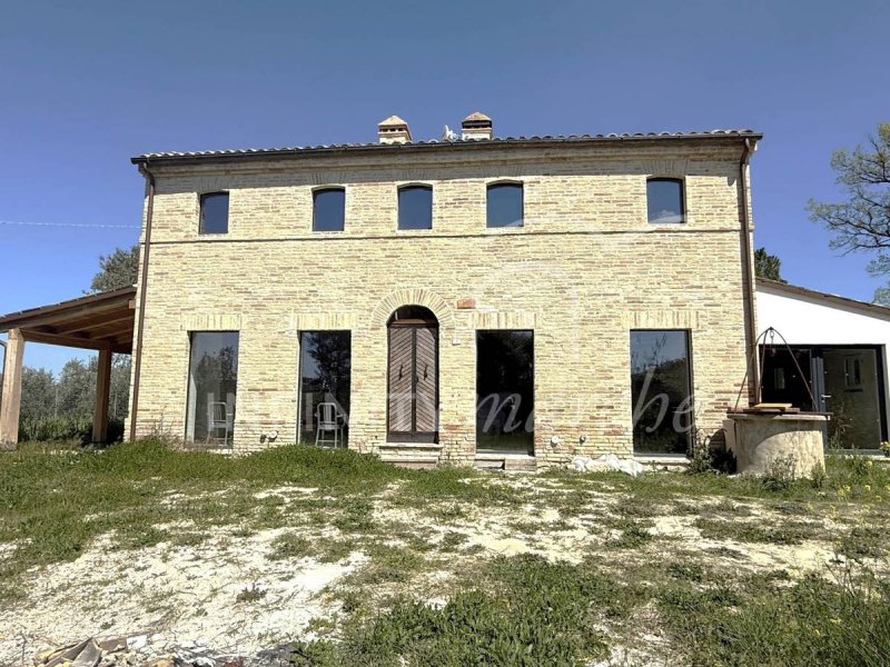Hus på landet i Montecassiano