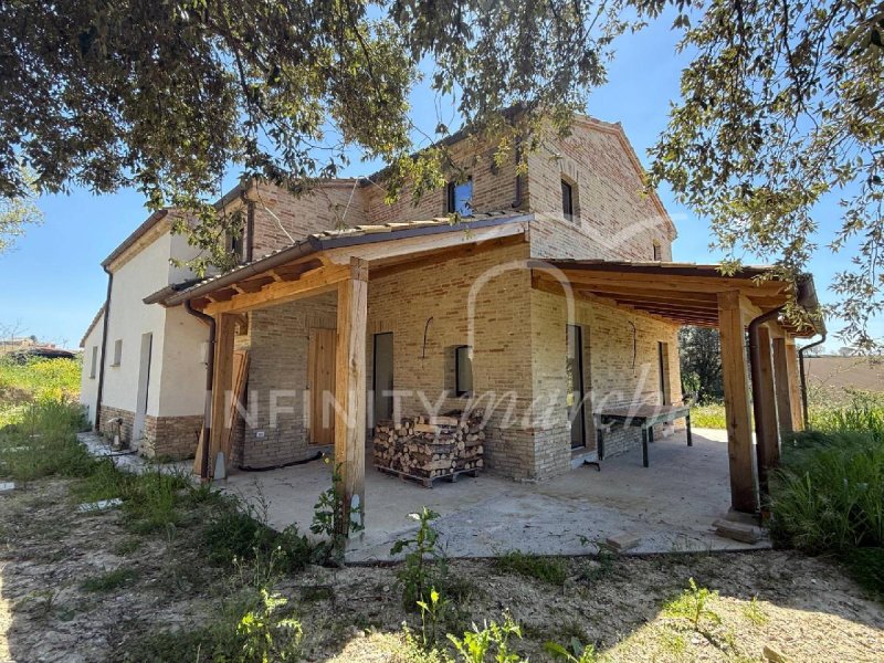 Hus på landet i Montecassiano