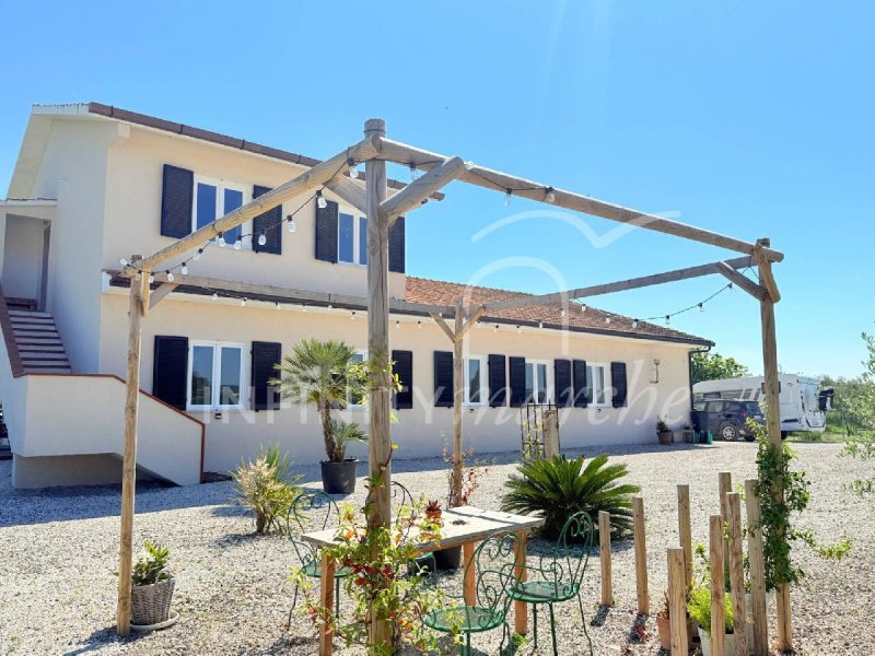 Country house in Potenza Picena