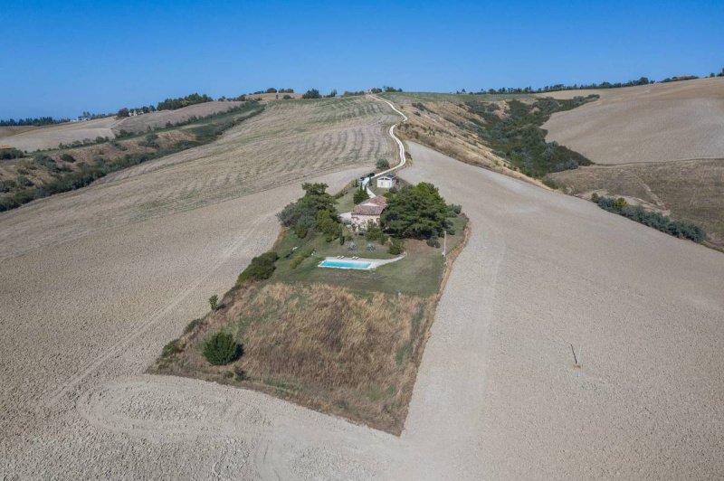 Casa de campo en Staffolo