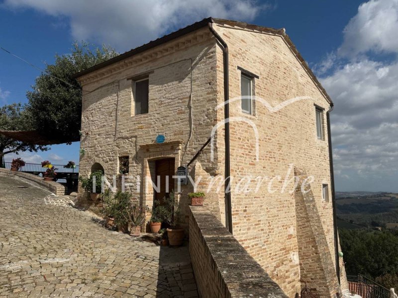 Особняк в Петритоли