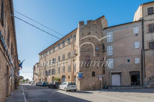 Edificio en Montefiore dell'Aso