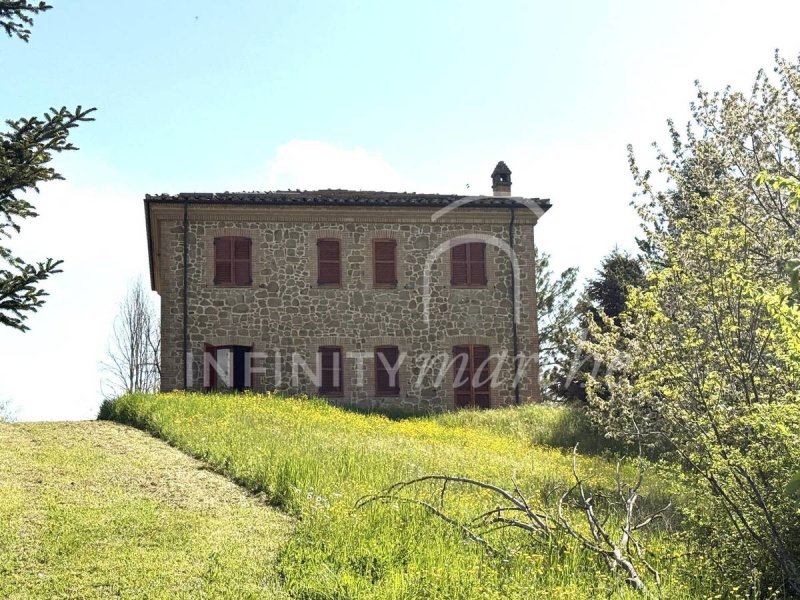 Country house in Amandola