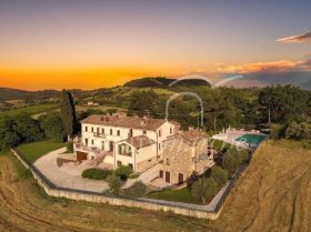 Casa de campo en Caldarola