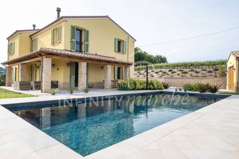 Maison de campagne à Montelupone