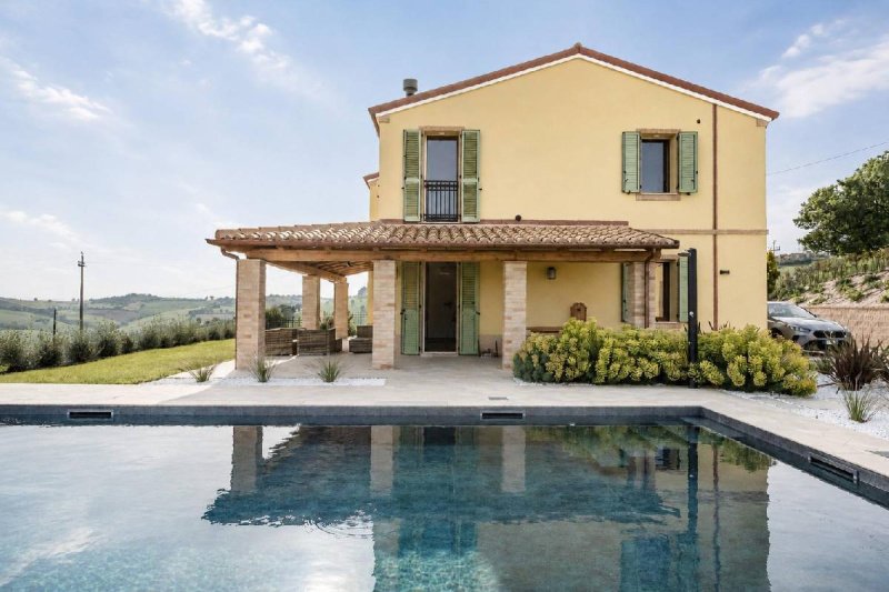 Maison de campagne à Montelupone