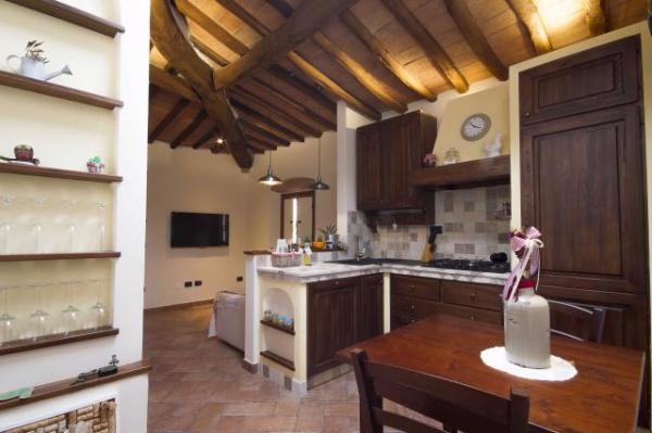 Historisch appartement in Gambassi Terme