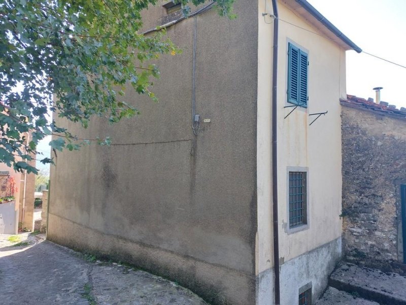 Крыша/земля в Баньи-ди-Лукка