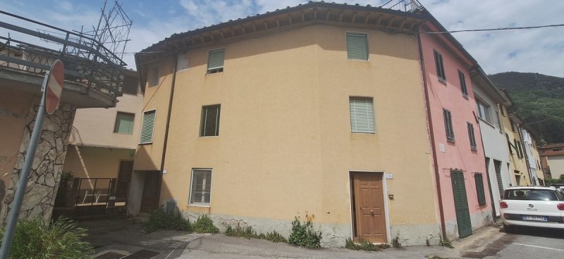 Casa semi indipendente a Borgo a Mozzano