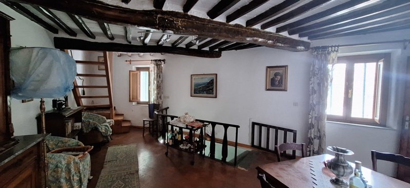 Casa geminada em Borgo a Mozzano