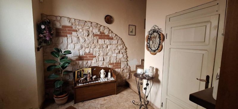 Особняк из двух квартир в Галликано