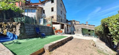 Half-vrijstaande woning in Bagni di Lucca