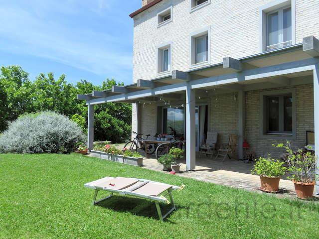 Casa de campo en Jesi