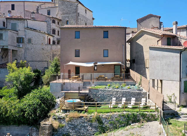 Casa indipendente a Serra San Quirico