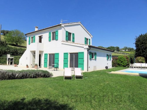 Casa di campagna a Filottrano