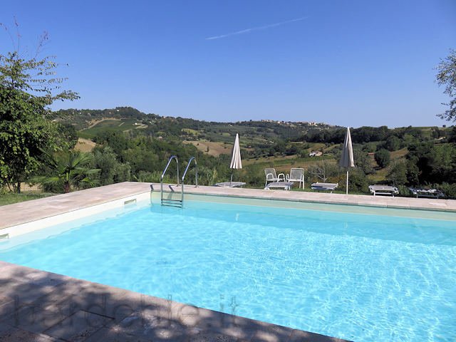 Landhuis in Monte Roberto