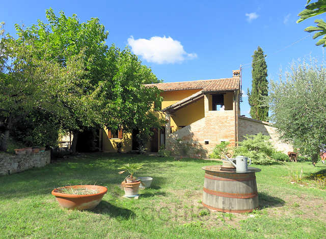 Maison de campagne à Montefelcino