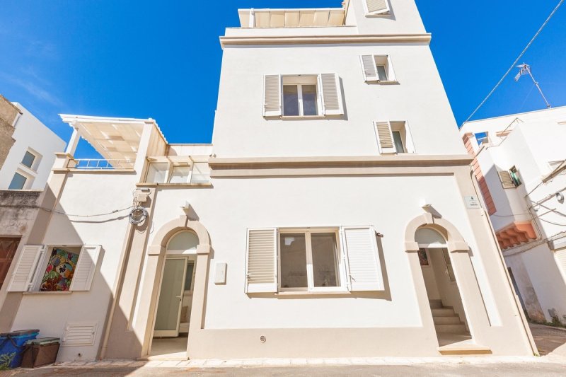 Edificio en Castrignano del Capo