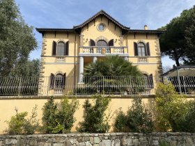 Villa a Riparbella