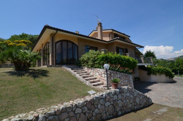Villa a San Benedetto del Tronto