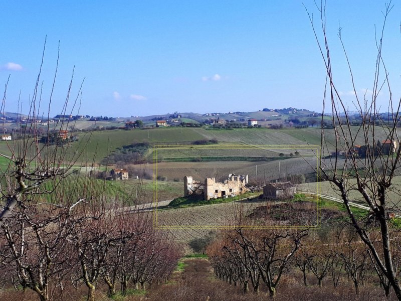 Klein huisje op het platteland in Appignano del Tronto