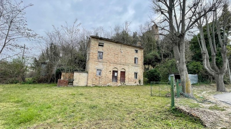 Country house in Montappone