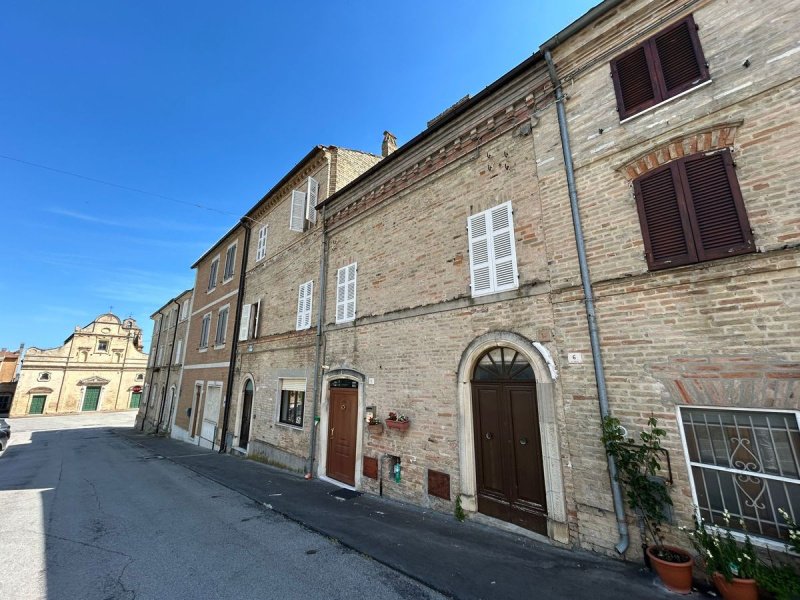 Крыша/земля в Карассай