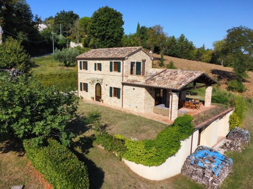 Huis op het platteland in Loro Piceno