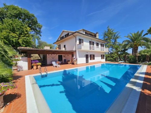 Lantställe i Castignano