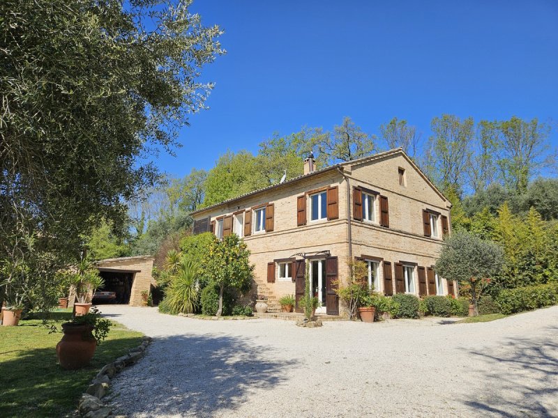 Bauernhaus in Montecosaro