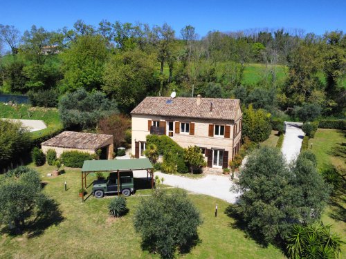 Bauernhaus in Montecosaro