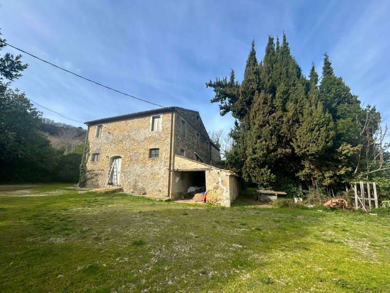Farmhouse in Ripatransone