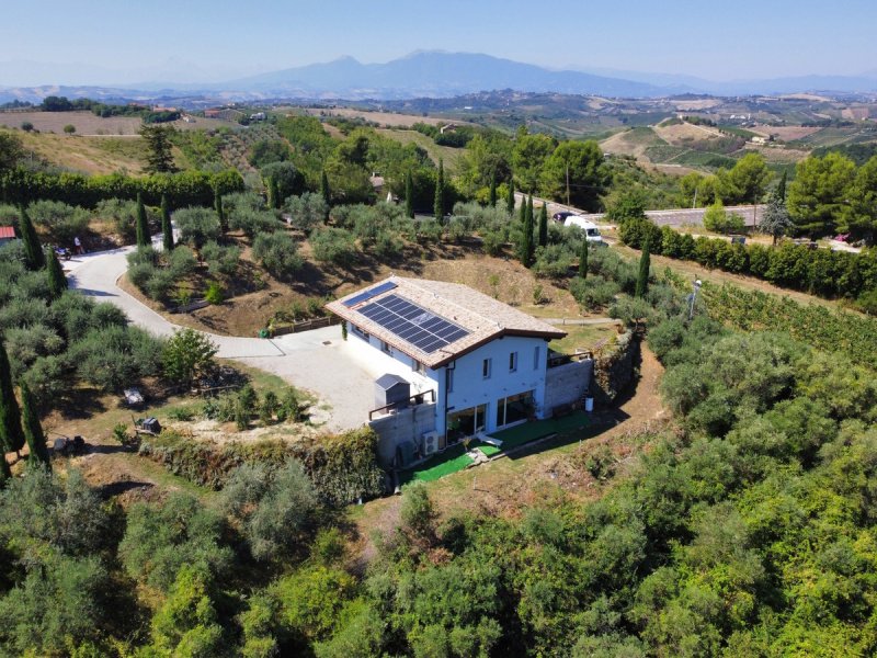 Casa de campo en Acquaviva Picena