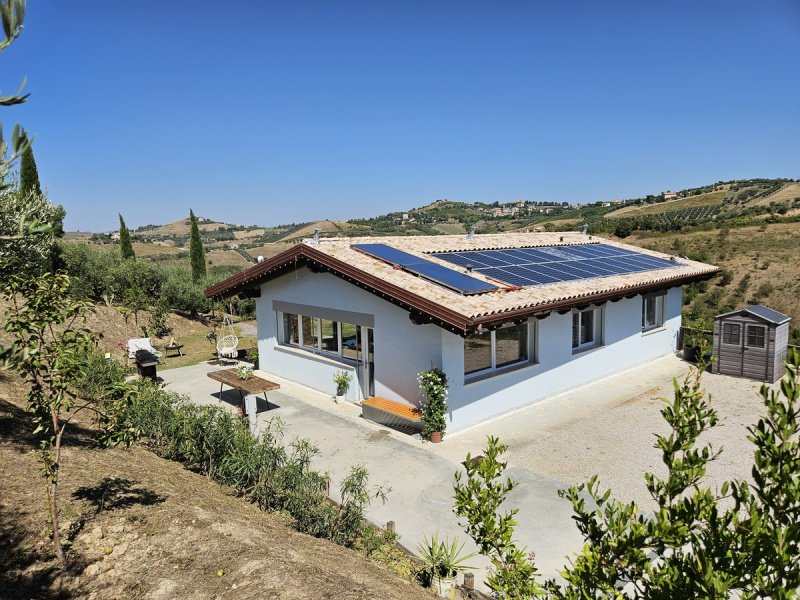 Casa de campo en Acquaviva Picena