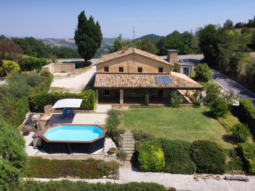 Woonboerderij in Penna San Giovanni