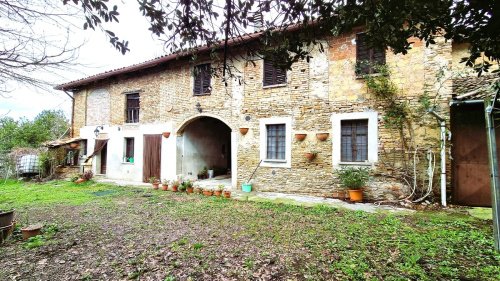 Country house in Calosso