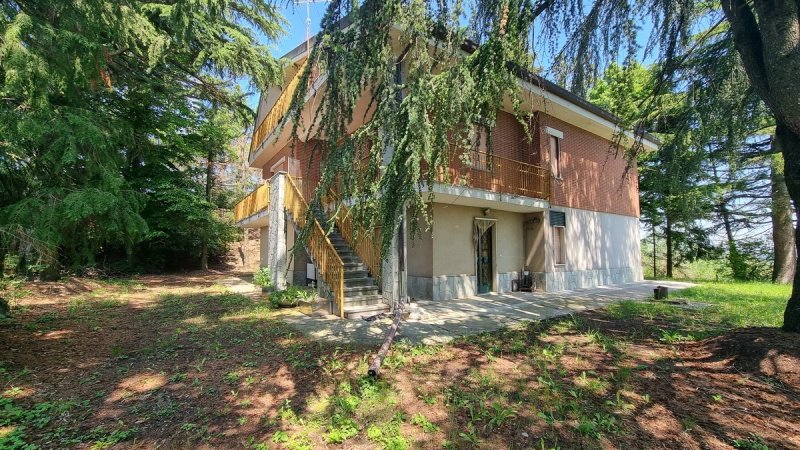 Detached house in Mombercelli