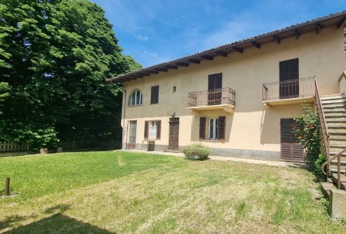 Landhaus in Incisa Scapaccino