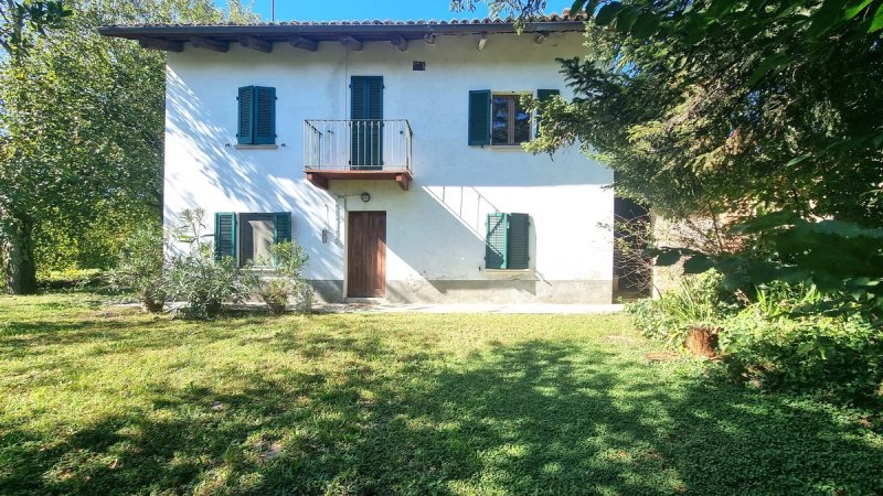 Vrijstaande woning in Mombercelli