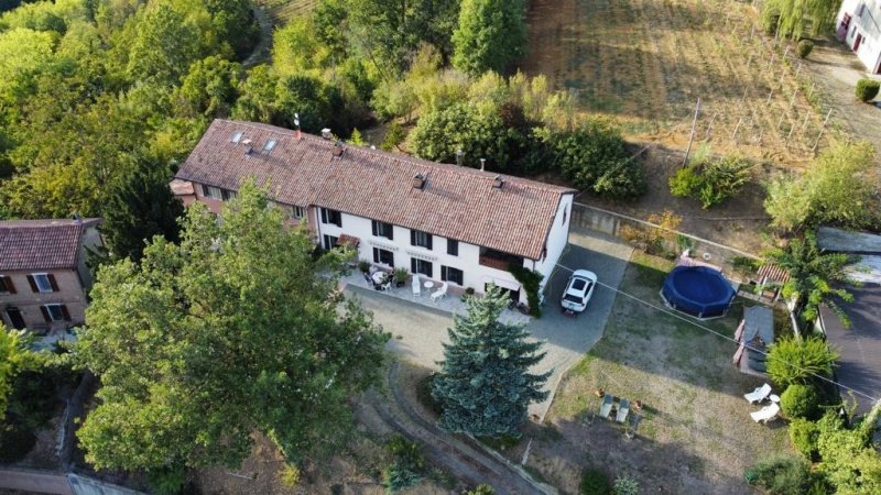 Особняк из двух квартир в Инчиза-Скапаччино