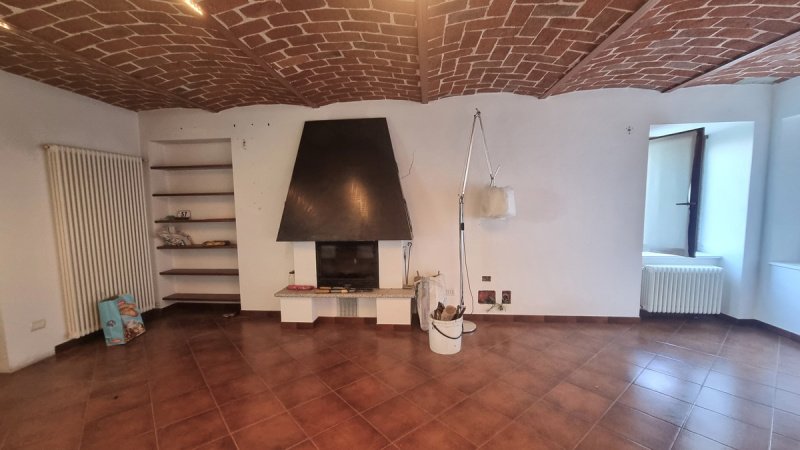 Casa independente em Rocca d'Arazzo