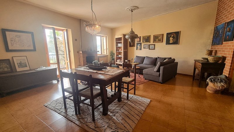 蒙贝尔切利房屋