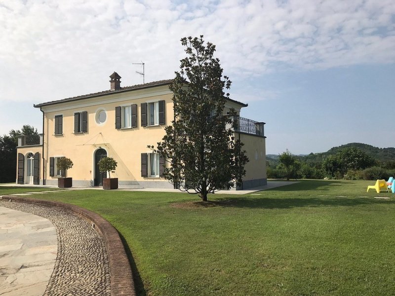 Casa a Nizza Monferrato