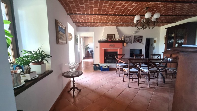 Casa de campo em Incisa Scapaccino