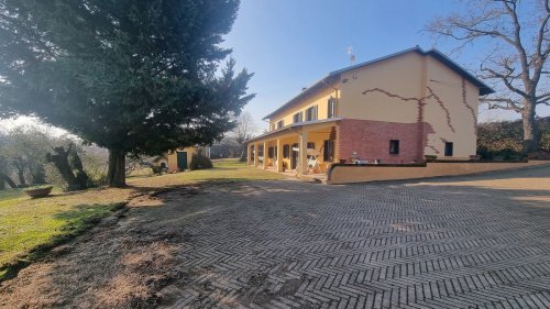 Maison de campagne à Incisa Scapaccino