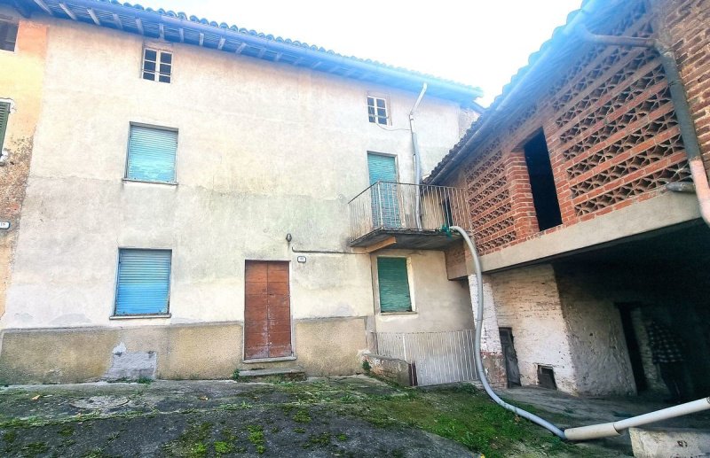 Casa semi indipendente a Mombaruzzo