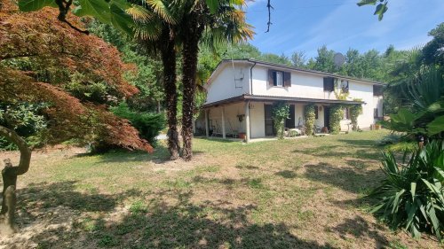Country house in Castel Boglione