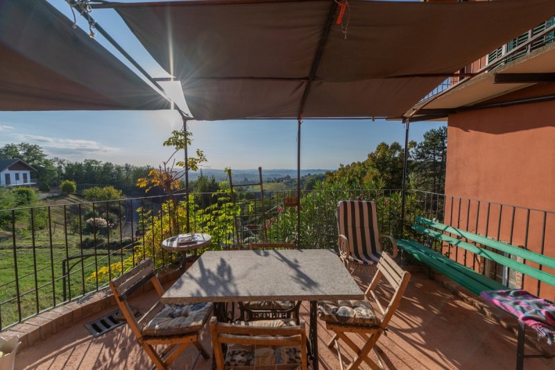 Casa en Mombaruzzo