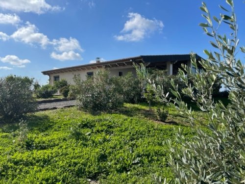 Villa en Scano di Montiferro
